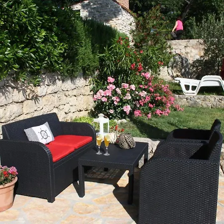 Charming In With Balcony Apartment Maslenica