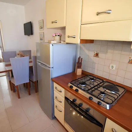 Charming In With Balcony Apartment Maslenica