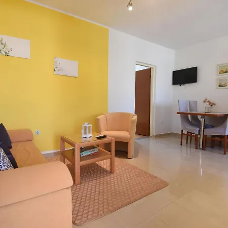 Charming In With Balcony * Maslenica