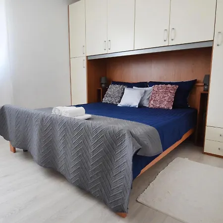 Charming In With Balcony * Maslenica