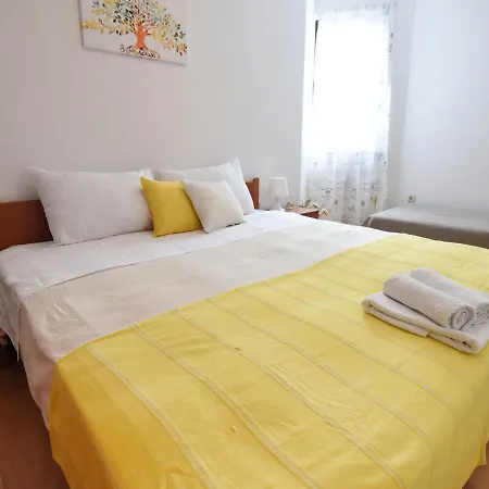 Charming In With Balcony Apartment Maslenica