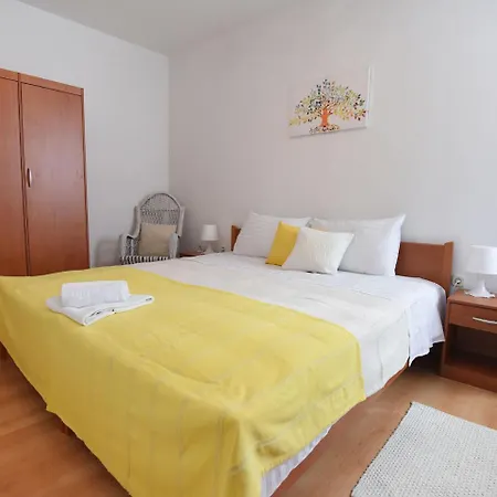 Charming In With Balcony Apartment Maslenica