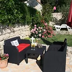 In By The Sea Apartman *