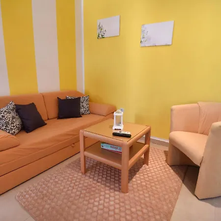 شقة Charming In With Balcony