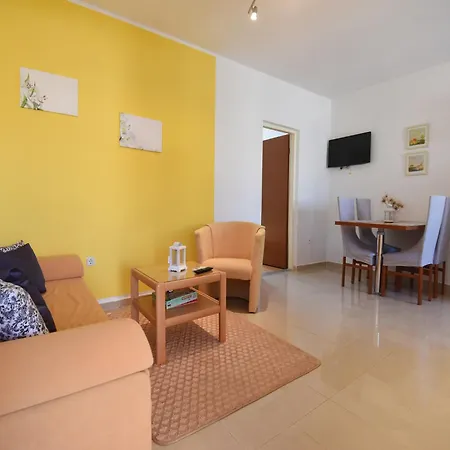 In By The Sea Daire Maslenica