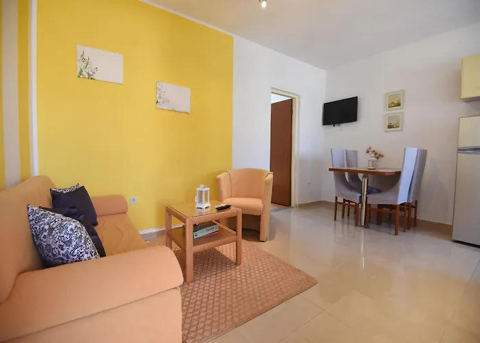 In By The Sea Daire Maslenica